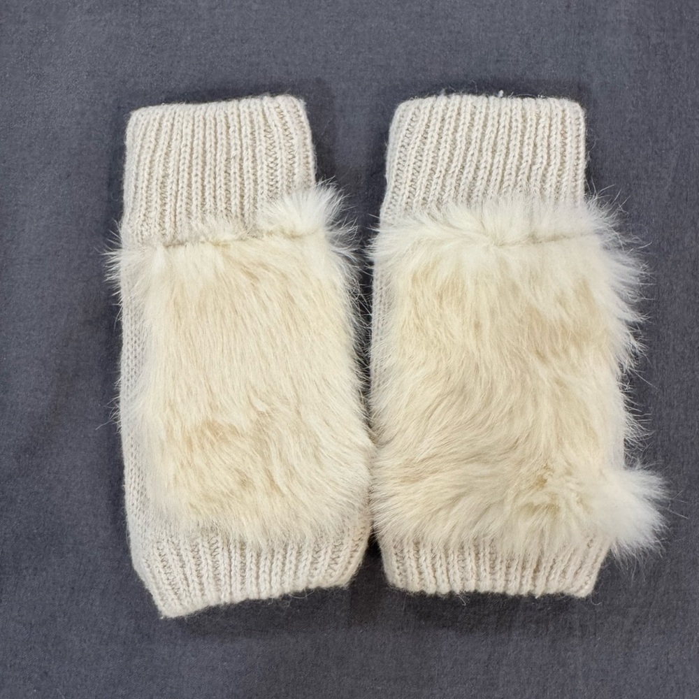 Beige Mittens